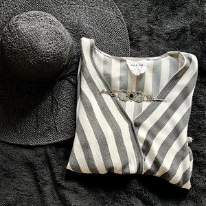 Flair sleeves striped top (Size M)
